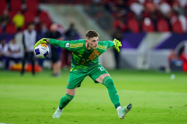 KAIYUN-迪马：热那亚同意分担球员薪水，将在周五谈妥巴西国门本托的交易